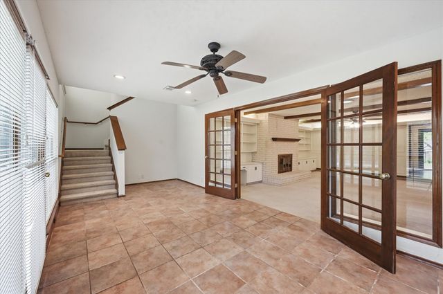 2900 Greenbrook Drive, Arlington, TX 76016