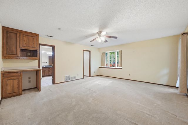 2900 Greenbrook Drive, Arlington, TX 76016