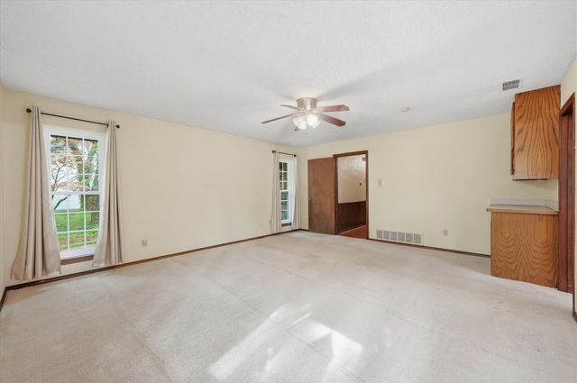 2900 Greenbrook Drive, Arlington, TX 76016