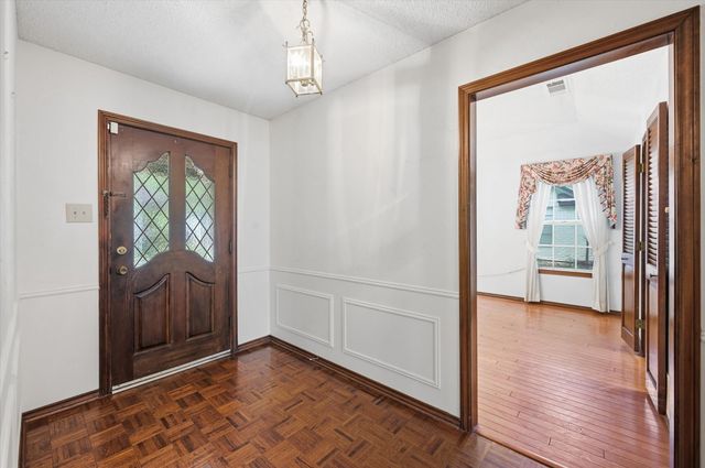 2900 Greenbrook Drive, Arlington, TX 76016