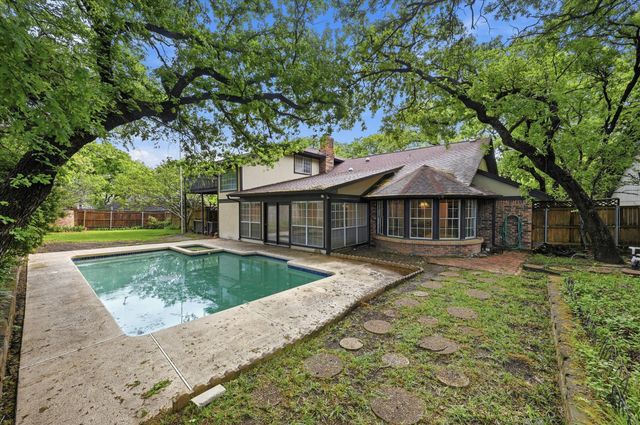 2900 Greenbrook Drive, Arlington, TX 76016