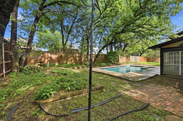 2900 Greenbrook Drive, Arlington, TX 76016