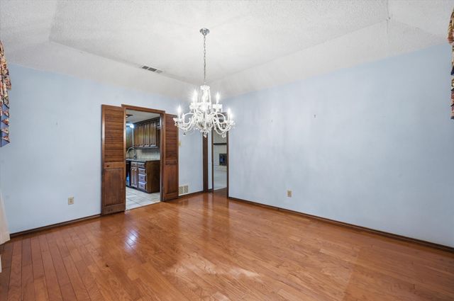 2900 Greenbrook Drive, Arlington, TX 76016