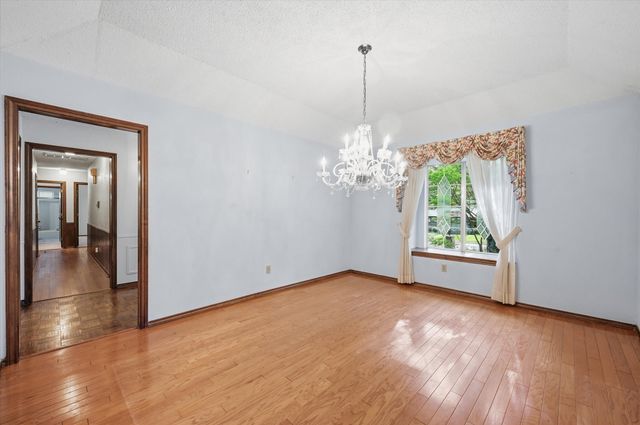 2900 Greenbrook Drive, Arlington, TX 76016