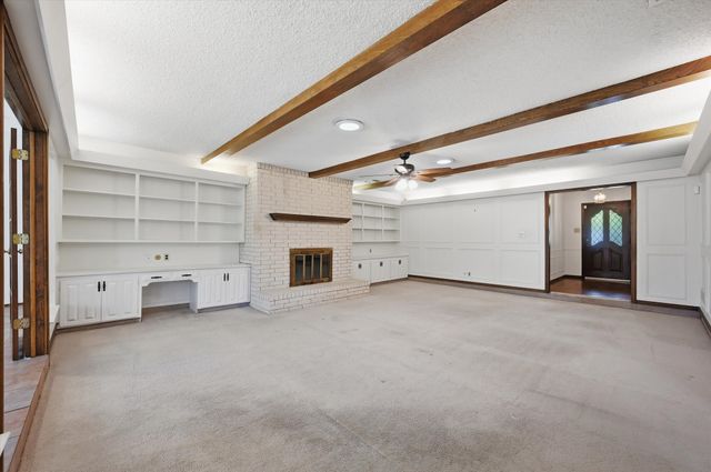 2900 Greenbrook Drive, Arlington, TX 76016