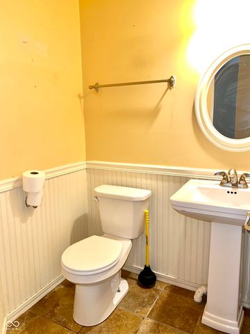 6682 Amherst Way, Zionsville, IN 46077