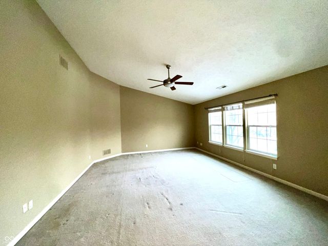 6682 Amherst Way, Zionsville, IN 46077