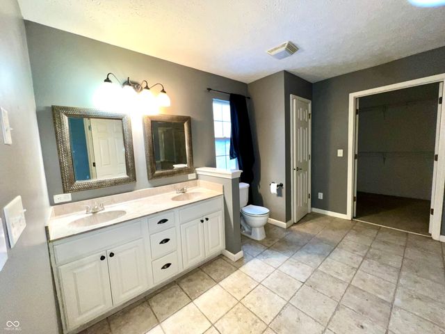 6682 Amherst Way, Zionsville, IN 46077