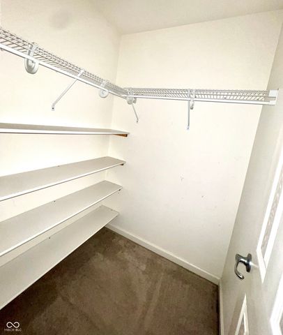 6682 Amherst Way, Zionsville, IN 46077