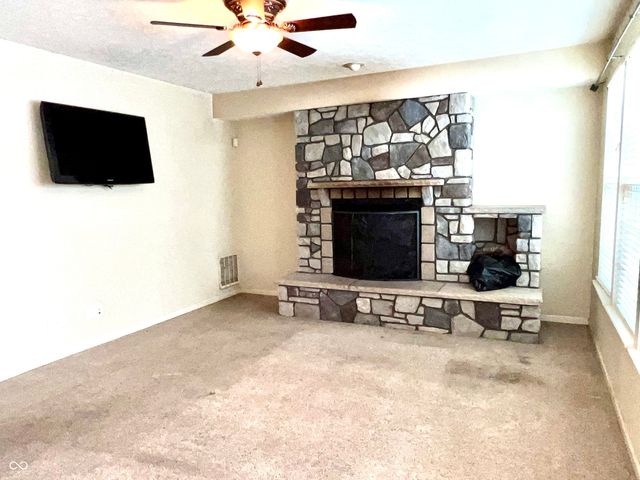 6682 Amherst Way, Zionsville, IN 46077