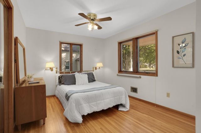 404 15th Street W, Hastings, MN 55033
