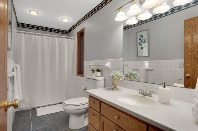 404 15th Street W, Hastings, MN 55033