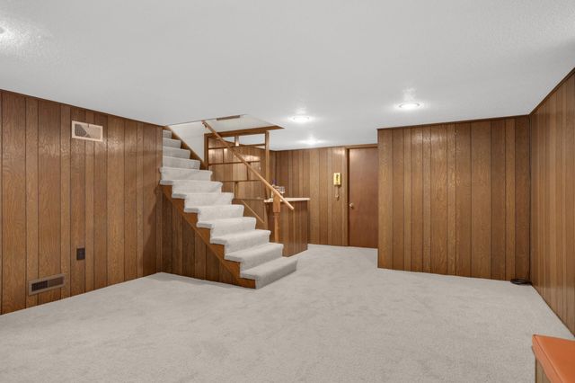 404 15th Street W, Hastings, MN 55033