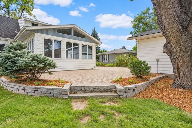 404 15th Street W, Hastings, MN 55033