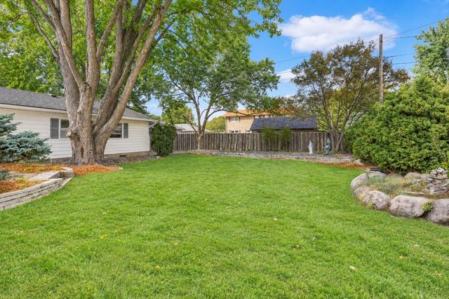 404 15th Street W, Hastings, MN 55033
