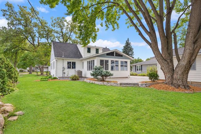 404 15th Street W, Hastings, MN 55033