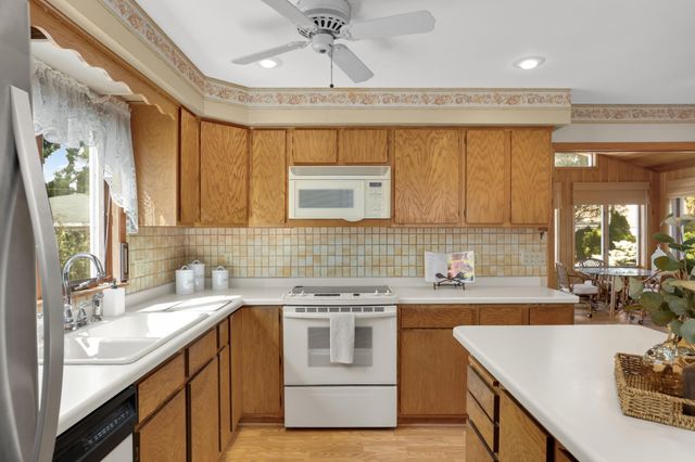 404 15th Street W, Hastings, MN 55033