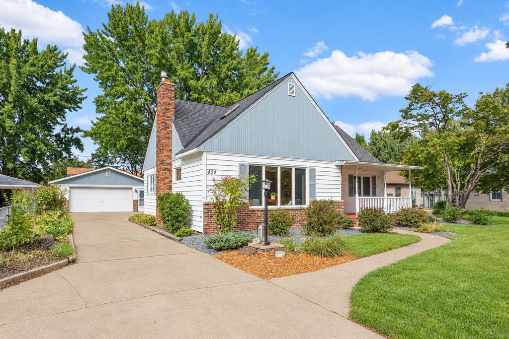 404 15th Street W, Hastings, MN 55033