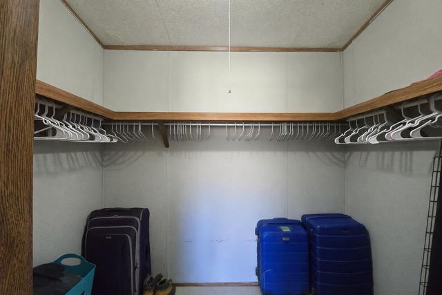 1085 Oak Grove Road, Columbia, KY 42728