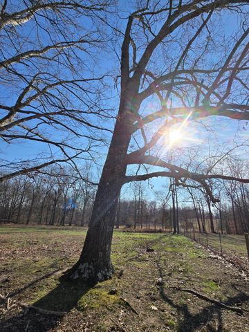 1085 Oak Grove Road, Columbia, KY 42728