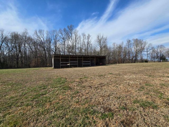 1085 Oak Grove Road, Columbia, KY 42728