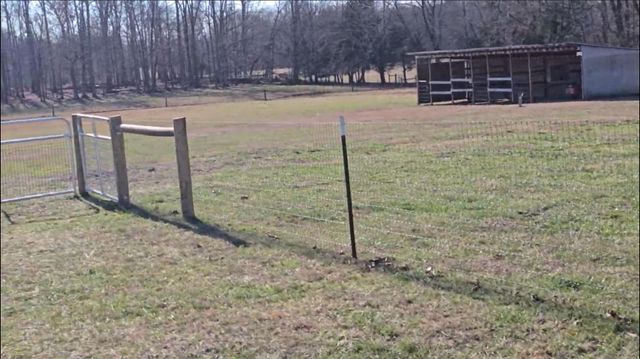 1085 Oak Grove Road, Columbia, KY 42728