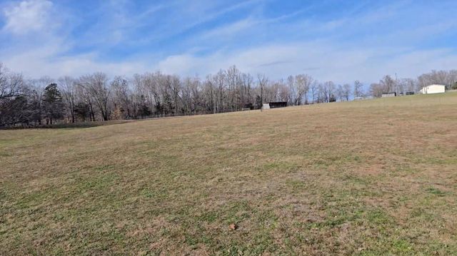 1085 Oak Grove Road, Columbia, KY 42728