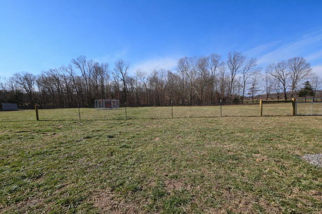 1085 Oak Grove Road, Columbia, KY 42728