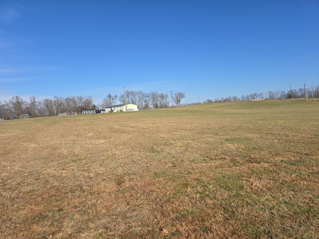 1085 Oak Grove Road, Columbia, KY 42728