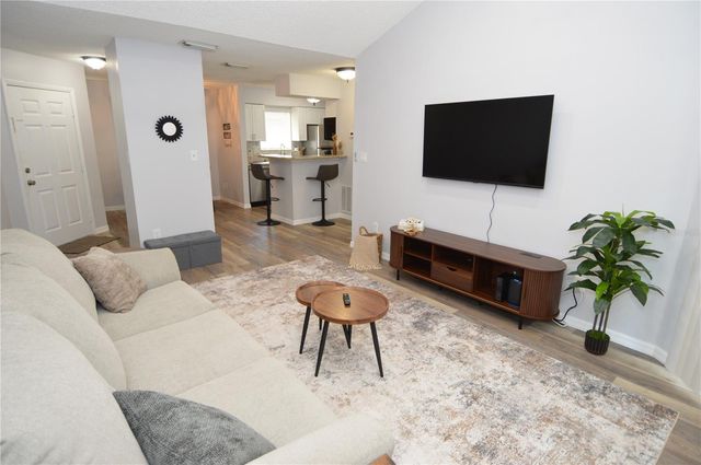 8754 MALLARD RESERVE DRIVE 202, Tampa, FL 33614