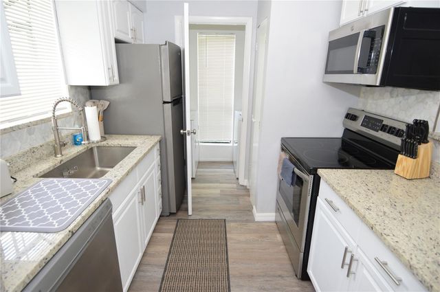 8754 MALLARD RESERVE DRIVE 202, Tampa, FL 33614