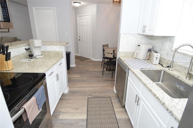 8754 MALLARD RESERVE DRIVE 202, Tampa, FL 33614