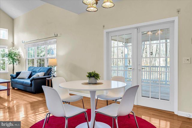 7 STIRLING DR, Newark, DE 19702