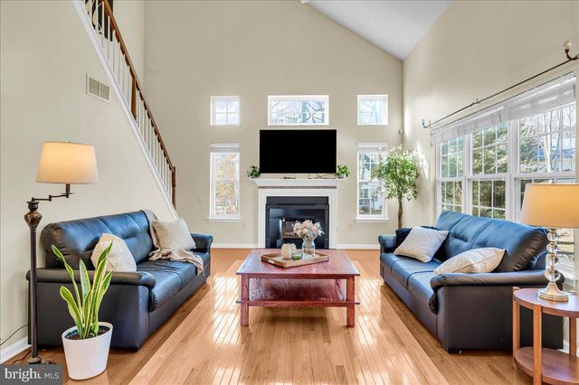 7 STIRLING DR, Newark, DE 19702