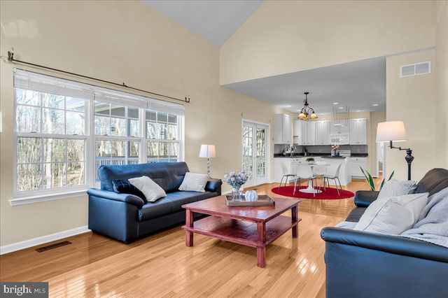 7 STIRLING DR, Newark, DE 19702