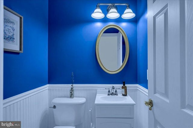 7 STIRLING DR, Newark, DE 19702