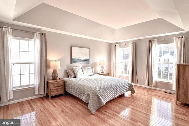 7 STIRLING DR, Newark, DE 19702