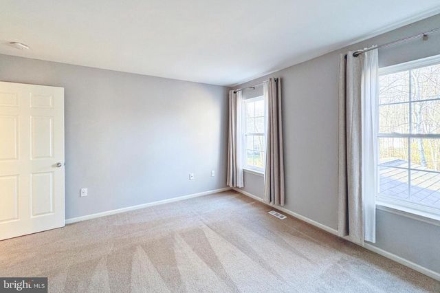 7 STIRLING DR, Newark, DE 19702