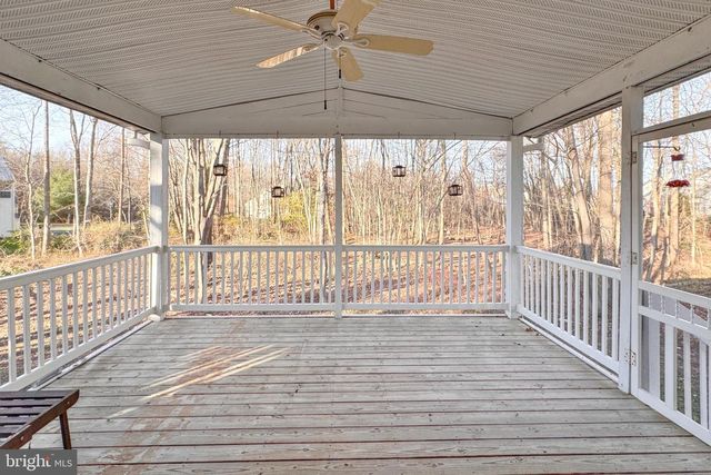 7 STIRLING DR, Newark, DE 19702