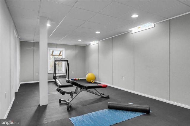 7 STIRLING DR, Newark, DE 19702