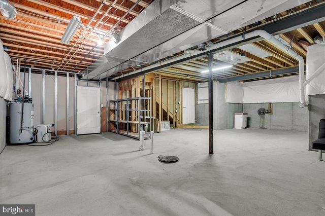 7 STIRLING DR, Newark, DE 19702