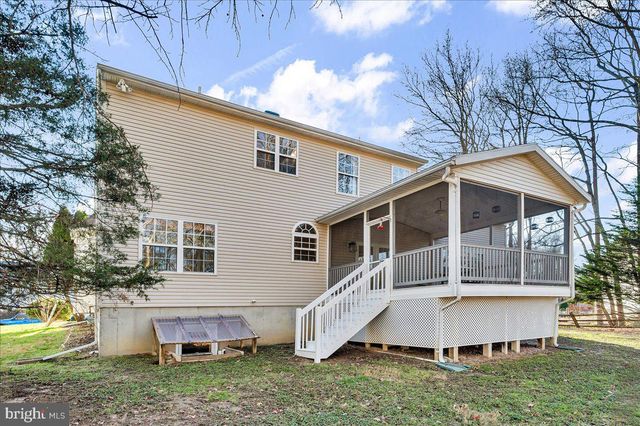 7 STIRLING DR, Newark, DE 19702