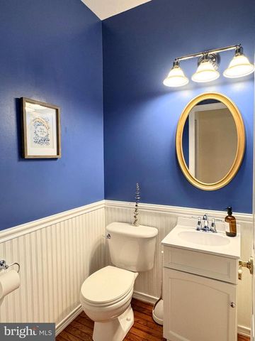 7 STIRLING DR, Newark, DE 19702