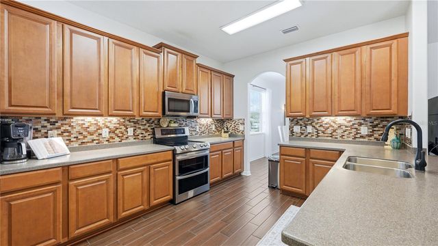 8839 39TH STREET CIRCLE E, Parrish, FL 34219