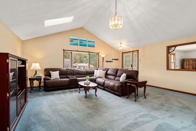 7 Salem Rd, Southwick, MA 01077