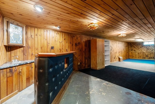 7 Salem Rd, Southwick, MA 01077