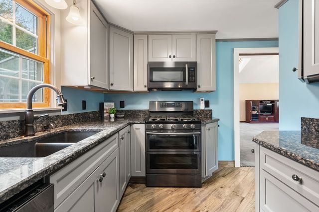 7 Salem Rd, Southwick, MA 01077