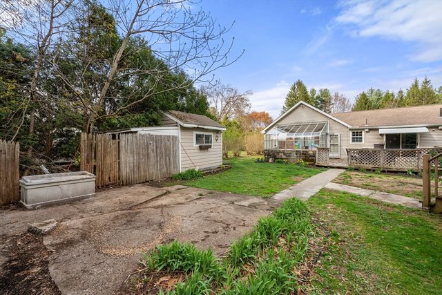 7 Salem Rd, Southwick, MA 01077
