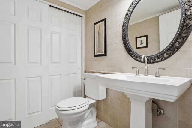 104 WINDHAM CT, Newtown, PA 18940