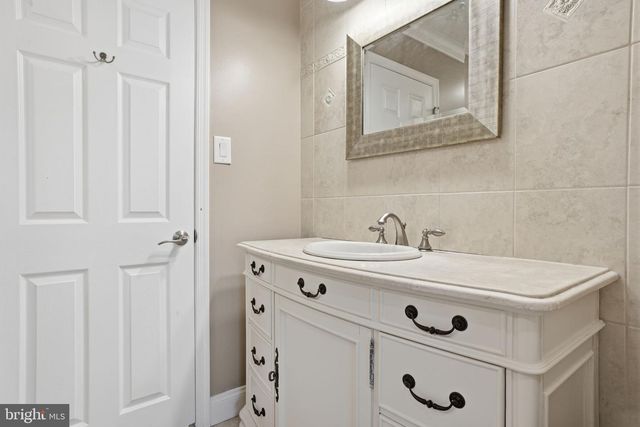 104 WINDHAM CT, Newtown, PA 18940